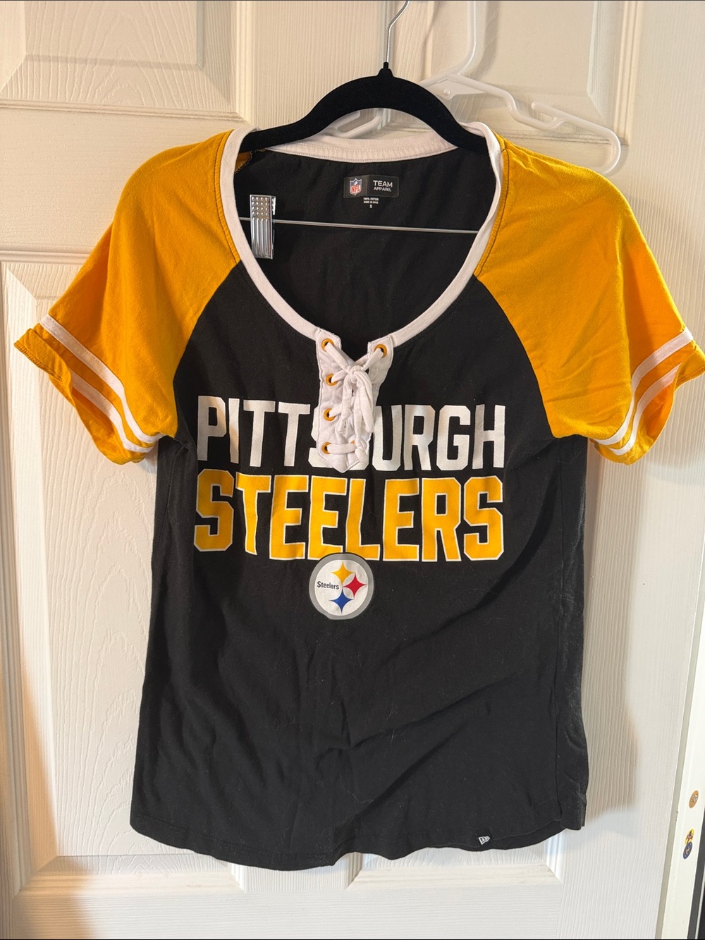 Pittsburgh Steelers Lace-Up Raglan Tee - Black & Gold